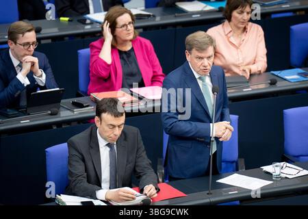 Johann Wadephul, Bundesaußenminister, Nils Schmid Sitzung, Bundestag, Plenum, Johann Wadephul, Bundesaußenminister, Nils Schmid Berlin Berlin GER *** Johann Wadephul, Bundesaußenminister, Nils Schmid Session, Bundestag, Plenum, Johann Wadephul, Bundesaußenminister Nils Schmid Berlin Berlin GER Stockfoto