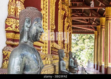 Buddha-Statue in einer Galerie im Ho Phrakeo Museum, Vientiane, Laos Stockfoto