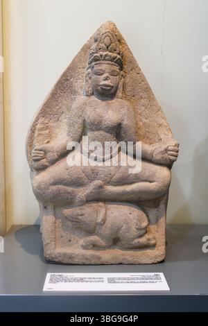 Vietnam, Hue. Hue Museum of Royal Antiquities. Agni. Binh-Tri-Thien 10. Jahrhundert. Feiner, harter Sandstein. Gott Agni oder der Gott des Feuers ist oft represent Stockfoto