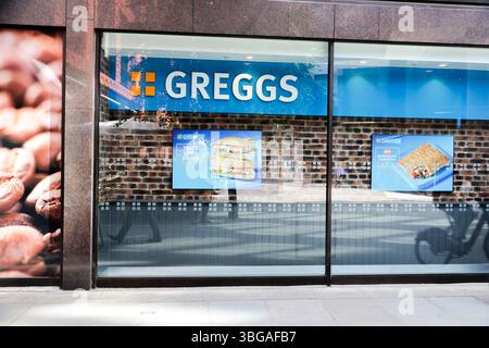 London, Großbritannien. Juni 2025. Ein Blick auf den Greggs Store. (Credit Image: © Dinendra Haria/SOPA Images via ZUMA Press Wire) NUR REDAKTIONELLE VERWENDUNG! Nicht für kommerzielle ZWECKE! Stockfoto