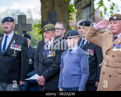 Der ANZAK Day 2024 wurde am 28. April in Soldier's Corner auf dem Warrington Cemetery gefeiert Stockfoto