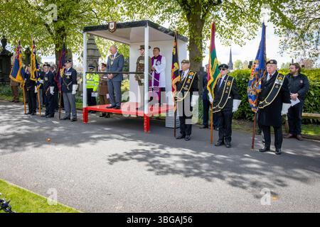 Der ANZAK Day 2024 wurde am 28. April in Soldier's Corner auf dem Warrington Cemetery gefeiert Stockfoto