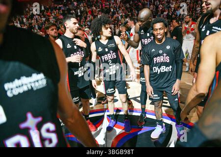 Paris, Frankreich. Juni 2025. Paris Basketball als Gewinner der französischen Meisterschaft, Betclic Elite, Halbfinale, 1. Match zwischen Paris Basketball und JL Bourg Basket am 4. Juni 2025 in der Adidas Arena in Paris, Frankreich - Foto Cyril Lestage/DPPI Credit: DPPI Media/Alamy Live News Stockfoto