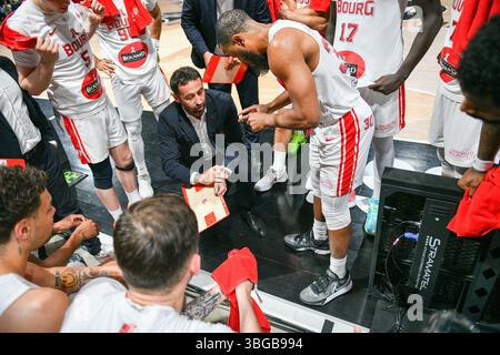 Paris, Frankreich. Juni 2025. Moment mit JL Bourg während der französischen Meisterschaft, Betclic Elite, Halbfinale, Spiel 1 zwischen Paris Basketball und JL Bourg Basket am 4. Juni 2025 in der Adidas Arena in Paris, Frankreich - Foto Cyril Lestage/DPPI Credit: DPPI Media/Alamy Live News Stockfoto