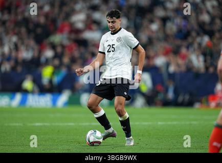 München, Deutschland. Juni 2025. Aleksandar Pavlovic (Deutschland) während des Halbfinalspiels der UEFA Nations League zwischen Deutschland und Portugal in der Allianz Arena München am 4. Juni 2025. Foto Goal Pix/Alamy Live News Stockfoto