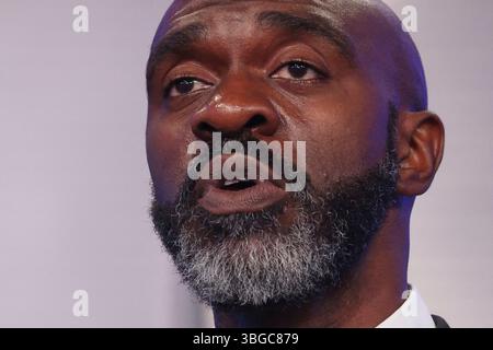 New York, Usa. Juni 2025. Der demokratische Bürgermeisterkandidat Michael Blake spricht am Mittwoch, den 4. Juni 2025, in New York. Foto: Yuki Iwamura/Pool/ABACAPRESS.COM Credit: Abaca Press/Alamy Live News Stockfoto