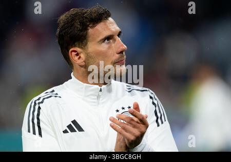 München, Deutschland. Juni 2025. Fußball: Nationalliga A, Deutschland - Portugal, Play-off-Runde, Halbfinale in der Münchner Fußballarena. Leon Goretzka aus Deutschland wärmt sich auf. Quelle: Sven Hoppe/dpa/Alamy Live News Stockfoto