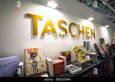 Turin, Italien. Mai 2025. Kunstbuchverlag Taschen steht auf der Buchmesse in Turin 2025 Stockfoto