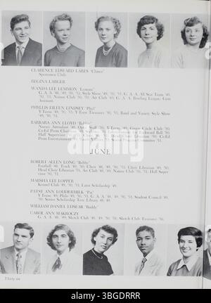 Diese Seite des Jahrbuchs der South High School aus dem Jahr 1951, genannt The Lens, enthält historische Details über die Lage der Schule an der Ann Street in Columbus, Ohio. Die South High war ursprünglich in einer Reihe von Gebäuden untergebracht, wobei der letzte Umzug 1924 in ein neues Gebäude erfolgte. Das nach C.S. Barrett benannte Barrett-Gebäude wurde 2006 geschlossen und 2013 verkauft. Stockfoto