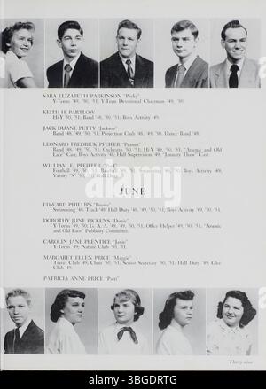 Diese Seite des Jahrbuchs der South High School 1951 mit dem Titel The Lens beschreibt die verschiedenen Orte, die die South High im Laufe der Zeit besetzt hatte, mit einem Schwerpunkt auf dem Gebäude der Schule von 1924 und der späteren Schließung des Barrett-Gebäudes. Das nach C.S. Barrett benannte Barrett-Gebäude wurde 2013 verkauft, nachdem es 2006 geschlossen wurde. Stockfoto