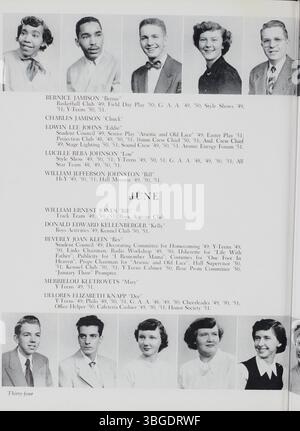 Das Jahrbuch „The Lens“ aus dem Jahr 1951 von der South High School in Columbus, Ohio, zeigt die Geschichte der Schule. Das Gebäude befindet sich an der 1160 Ann Street, wurde 1924 eröffnet und ist die vierte Einrichtung, die von der Schule genutzt wird. Das Jahrbuch behandelt wichtige Meilensteine in der Geschichte der Schule, darunter Verlagerungen von 1895 bis 2009. Das Barrett-Gebäude, früher South High, wurde 2013 nach dem Verkauf geschlossen. Stockfoto
