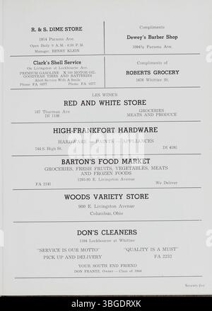 Diese Seite aus dem Jahrbuch der South High School 1951 beschreibt die Geschichte und Veränderungen der Schule im Laufe der Jahre. Die South High School, die sich in der Ann Street in Columbus (Ohio) befindet, wurde 1924 von provisorischen Schulen zu einem permanenten Gebäude umgebaut. Diese Seite konzentriert sich auf die Übergangsphase und die Bedeutung der Eröffnung von 1924 sowie auf die spätere Schließung des Barrett Junior High-Gebäudes im Jahr 2006. Stockfoto