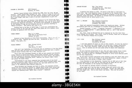 Dieses Heft von 1982 erinnert an das 50. Klassentreffen der North High School 1932. Es enthält Fotos und Briefe von ehemaligen Klassenkameraden. Die North High School, ursprünglich 1893 erbaut, befand sich an der 100 West 4th Avenue. Das Gebäude im romanischen Stil wurde von dem Architekten Frank L. Packard entworfen. Die Schule zog 1924 an einen neuen Standort und schloss 1979 aufgrund der rückläufigen Einschreibung und wurde 2012 als Columbus International High School wieder eröffnet. Stockfoto
