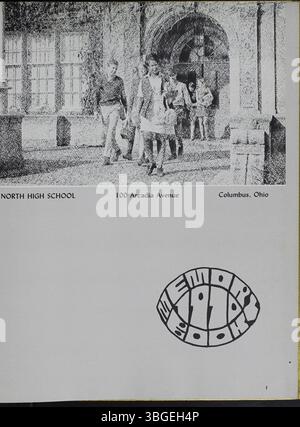 Das Jahrbuch der North High School 1970 mit dem Titel Memory Book dokumentiert die architektonische und historische Bedeutung der Schule. Die Schule wurde 1893 erbaut und 1924 vom Architekten Frank L. Packard umgestaltet und gehörte bis zu ihrer Schließung 1979 zum Stadtteil der Columbus Public School. 2012 wurde sie als Columbus International High School wieder eröffnet. Stockfoto