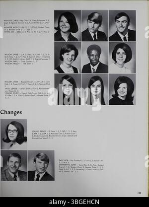 Das Jahrbuch 1970 mit dem Titel „Memory Book“ reflektiert die Geschichte der North High School. 1893 von Charles D. Everett gegründet, zog sie 1924 in die 100 East Arcadia Avenue um. Die Schule war Teil der Columbus Public Schools, bevor sie 1979 aufgrund der geringen Einschreibung geschlossen wurde. Sie wurde 2012 als Columbus International High School wiederbelebt und bot Bildung in den Klassen 7 bis 12 an. Stockfoto