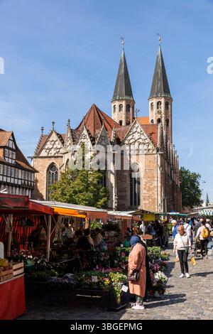 Wochenmarkt auf dem Altstadtmarkt, vor der St. Martini-Kirche Braunschweig (Braunschweig), Niedersachsen. Wochenmarkt auf der Altstadt Stockfoto