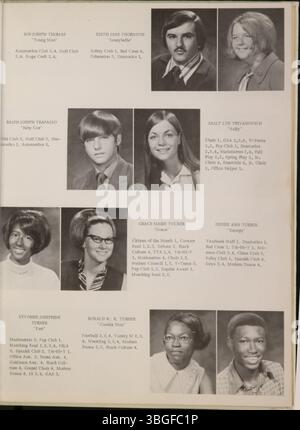 Das Jahrbuch Diabolis von der Marion Franklin High School von 1971 dokumentiert die Geschichte der Schule an der 1265 Koebel Road in Columbus, Ohio. Die Schule wurde am 4. September 1953 eröffnet und diente in den Klassen 7 bis 12. Die Marion Franklin High School war ursprünglich Teil des Marion Township School District und wurde am 20. November 1953 eingeweiht. Stockfoto