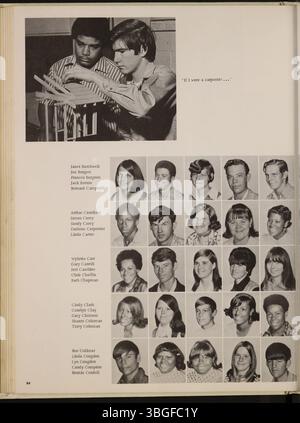 Das Diabolis Jahrbuch 1971 der Marion Franklin High School spiegelt die Geschichte der Schule wider, einschließlich ihrer Eröffnung am 4. September 1953 in der 1265 Koebel Road in Columbus, Ohio. Die Schule diente 7-12 und war ursprünglich Teil des Marion Township School District. Die Schulweihe fand am 20. November 1953 statt. Stockfoto