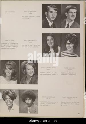 Das Diabolis Jahrbuch 1971 der Marion Franklin High School zeigt die öffentliche Schule an der 1265 Koebel Road in Columbus, Ohio. Die Schule, die am 4. September 1953 eröffnet wurde, diente zunächst den Klassen 7 bis 12. Es war Teil des Marion Township School District und hielt am 20. November 1953 eine Einweihungszeremonie ab. Stockfoto