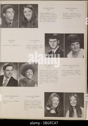 Das Jahrbuch Diabolis von der Marion Franklin High School 1971 zeigt die Schule an der 1265 Koebel Road in Columbus, Ohio. Die Schule wurde am 4. September 1953 eröffnet und diente in den Klassen 7 bis 12. Es war ursprünglich Teil des Marion Township School District. Eine Einweihungszeremonie fand am 20. November 1953 statt. Stockfoto