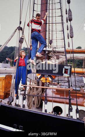 Lindenstraße, WDR Fernsehserie, 1991, Szene auf einem Segelschiff mit Marie-Luise Marjan als Helga Beimer und Christian Kahrmann als Sohn Benny Stockfoto