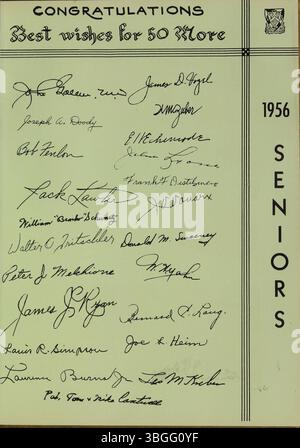 Das ist das Jahrbuch 1956 für die Aquinas College High School. Das Gebäude der Aquinas College High School wurde vom Columbus Technical Institute gekauft und später in Aquinas Hall am Columbus State Community College umbenannt. Stockfoto