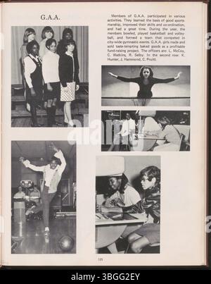 Das Jahrbuch der Linden McKinley High School 1969 mit dem Titel „Panther“ repräsentiert eine Publikation einer öffentlichen High School in Columbus, Ohio. Die Linden McKinley High School ist Teil des Columbus City Schools District und dient der lokalen Gemeinde während dieser Zeit mit Sekundarschulbildung. Stockfoto