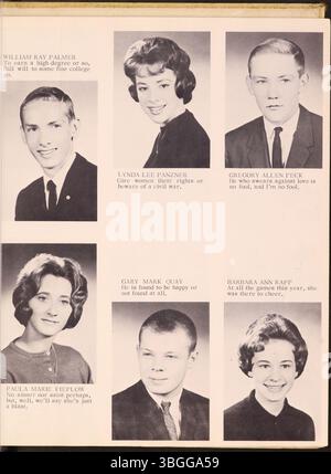 Das Jahrbuch „Shamrock“ von der Dublin High School 1964 erinnert an seine lange Geschichte. Die Dublin High wurde 1892 gegründet und war die älteste High School im Distrikt, bevor sie 1995 zur Dublin Coffman High School wurde. Stockfoto
