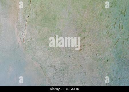 Grünliche, gerissene Wand mit rauer Textur und abstraktem Aussehen, Hintergrund, Textur, Münsterland, Nordrhein-Westfalen, Deutschland, Europa Stockfoto