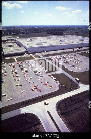 1980 aus der Vogelperspektive südlich des Sears Distribution Center an der 4545 Fisher Road. Das Zentrum wurde 1972 eröffnet und 1993 geschlossen. Stockfoto