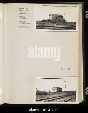 Seite 54 von W. E. Peters' Range Book v. 16 enthält Bilder von Friedhöfen, Hügeln der Ureinwohner und ländlichen Wahrzeichen im Athens County, Ohio. Das Scrapbook unterstreicht die Notwendigkeit der Erhaltung der verschwindenden lokalen Geschichte und Kultur in Lee und Waterloo Townships. Stockfoto