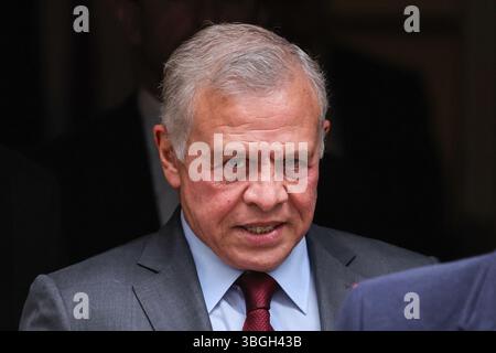 London, Großbritannien. Juni 2025. Sir Keir Starmer, Premierminister des Vereinigten Königreichs, begrüßt Abdullah II. Bin Al-Hussein, den König von Jordanien, heute Nachmittag in der Downing Street 10. Quelle: Imageplotter/Alamy Live News Stockfoto
