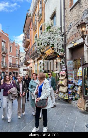 Handelsstraße in Taormina, Sizilien Stockfoto