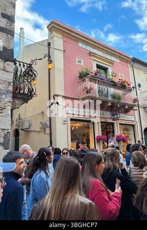 Handelsstraße in Taormina, Sizilien Stockfoto