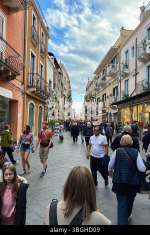 Handelsstraße in Taormina, Sizilien Stockfoto