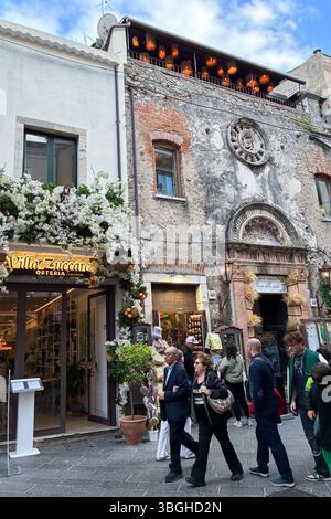 Handelsstraße in Taormina, Sizilien Stockfoto