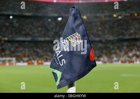 MÜNCHEN - Eckfahne mit UEFA Nations League-Logo während des Halbfinales der UEFA Nations League Deutschland gegen Portugal am 4. Juni 2025 in München. ANP | Hollandse Hoogte | MAURICE VAN STEEN Stockfoto