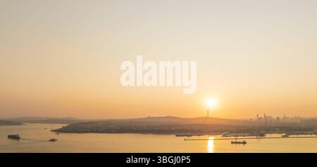 Istanbul, Bezirk Üsküdar, Eminönü, Bosporus, Kücük Camlica Fernsehturm Stockfoto
