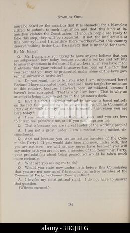 Dieser Bericht der Ohio UN-American Activities Commission aus dem Jahr 1953-1954 enthält Abschriften von Zeugenaussagen von Personen, die verdächtigt wurden, während dieser Zeit Kommunisten zu sein. Stockfoto