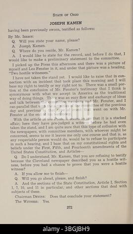 Der Bericht der Ohio UN-American Activities Commission aus dem Jahr 1954 enthält Abschriften von Zeugenaussagen von Personen, die der kommunistischen Beziehungen beschuldigt wurden, und dokumentiert die politischen Spannungen in Ohio während der 1950er Jahre Stockfoto