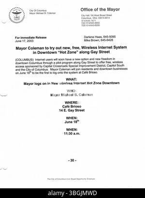 Das Büro des Bürgermeisters Michael Coleman veröffentlichte 2003 Pressematerialien, in denen er seine politischen Aktionen als erster afroamerikanischer Bürgermeister von Columbus dokumentierte. Coleman diente von 2000 bis 2016 und ist als der am längsten dienende Bürgermeister in der Geschichte der Stadt bekannt. Stockfoto