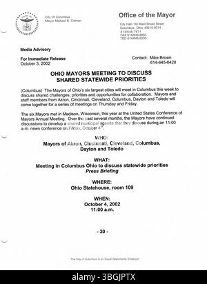 Diese Serie von 2002 Pressemitteilungen aus dem Büro von Bürgermeister Michael Coleman beleuchtet wichtige Ankündigungen und politische Updates während seiner Amtszeit als erster afroamerikanischer Bürgermeister von Columbus, Ohio, der von 2000 bis 2016 vier Amtszeiten innehatte. Stockfoto