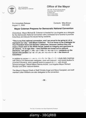 Pressemitteilungen aus dem Jahr 2000, die vom Büro von Bürgermeister Michael Coleman produziert wurden, dokumentieren seine Führung als erster afroamerikanischer Bürgermeister von Columbus, mit einem Schwerpunkt auf seinen politischen und sozialen Beiträgen während seiner Amtszeit. Stockfoto