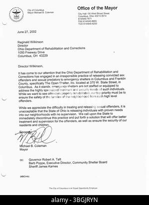 Die Pressemitteilungen aus dem Büro von Bürgermeister Michael Coleman aus dem Jahr 2002 geben Einblick in seine Arbeit als Kolumbus erster afroamerikanischer Bürgermeister und markieren eine wichtige Ära in der lokalen Verwaltung. Colemans Amtszeit dauerte von 2000 bis 2016, wobei er großen Einfluss auf die lokale Politik und Gemeinschaftsprogramme hatte. Stockfoto