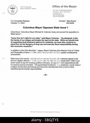 Die Pressemitteilungen des Büros von Bürgermeister Michael Coleman aus dem Jahr 2002 dokumentieren seine Führung und die Errungenschaften von Columbus unter seiner Leitung als erster afroamerikanischer Bürgermeister der Stadt. Stockfoto