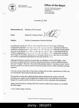 Die Pressemitteilungen von Bürgermeister Michael Coleman aus dem Jahr 2003 dokumentieren wichtige Entscheidungen und Aktionen während seiner Amtszeit. Als erster afroamerikanischer Bürgermeister von Columbus, Ohio, führte Coleman die Stadt von 2000 bis 2016 und wurde 2014 der am längsten dienende Bürgermeister in seiner Geschichte. Stockfoto