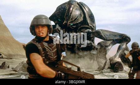 STARSHIP TROOPERS 1997 TriStar filmt Sci-fi-Film mit Casper Van Dien als Johnny Rico Stockfoto
