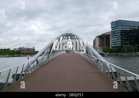 Die Mr JJ Van der Veldebrug Bridge in Amsterdam Niederlande 5-6-2025 Stockfoto
