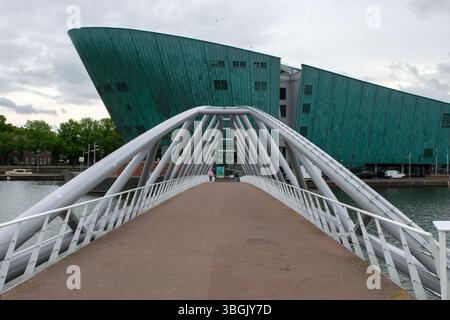 Die Mr JJ Van der Veldebrug Bridge in Amsterdam Niederlande 5-6-2025 Stockfoto