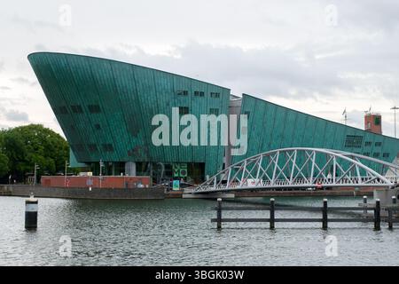 Die Mr JJ Van der Veldebrug Bridge in Amsterdam Niederlande 5-6-2025 Stockfoto